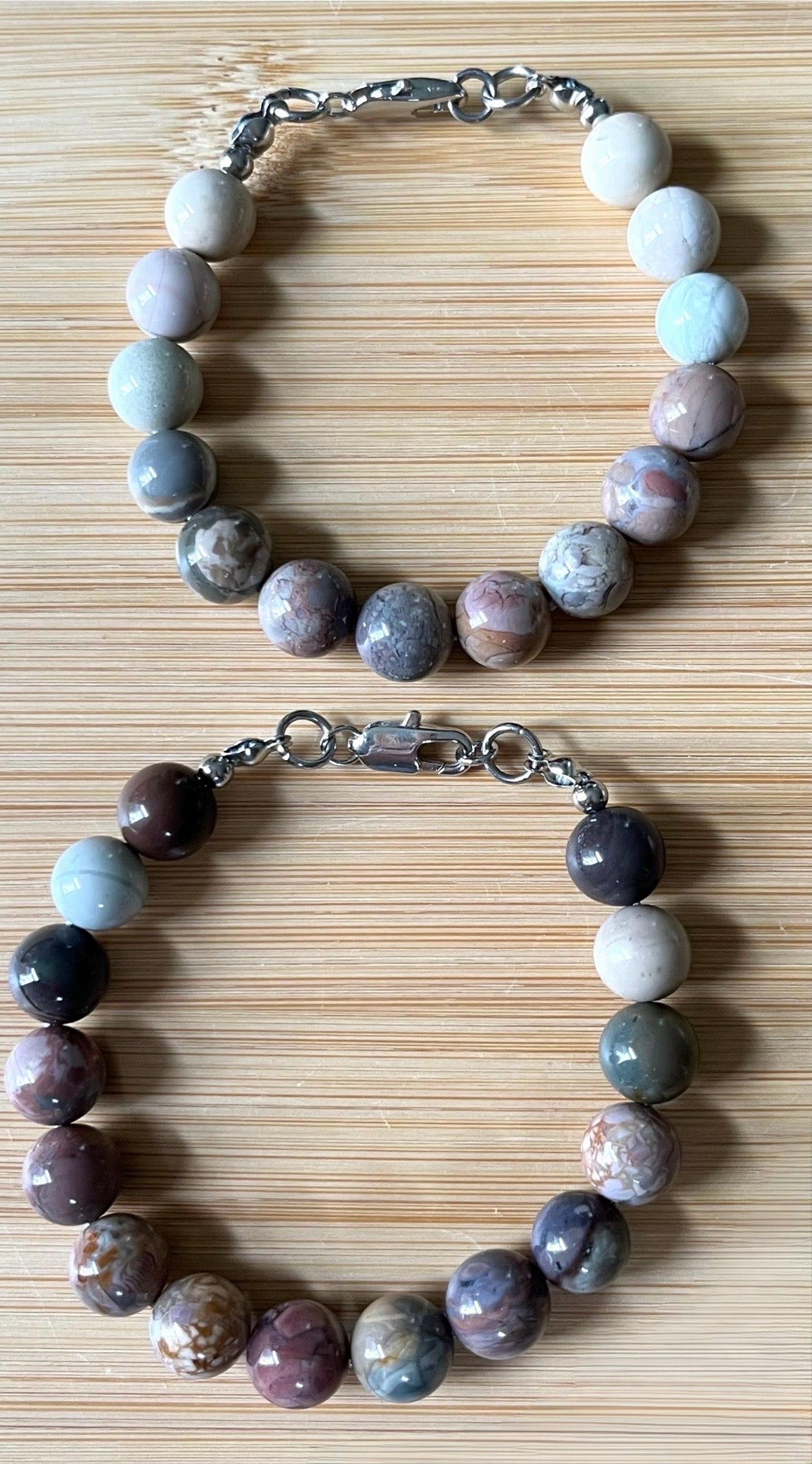 Alashan agate bracelet. AAA semiprecious Alashan agates with silvery or golden stainless steel hardware! The treasures of the Gobi Desert!