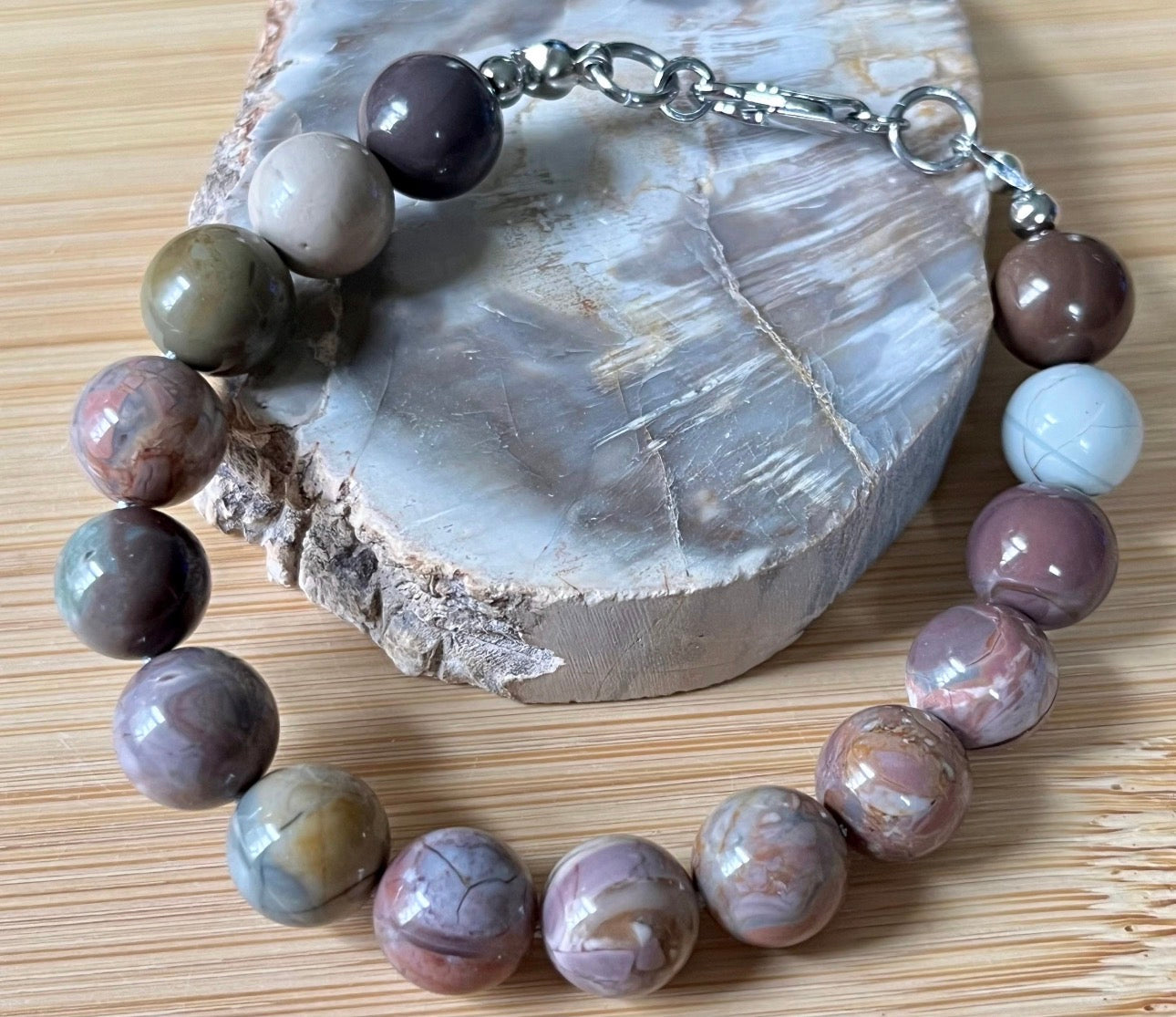Alashan agate bracelet. AAA semiprecious Alashan agates with silvery or golden stainless steel hardware! The treasures of the Gobi Desert!