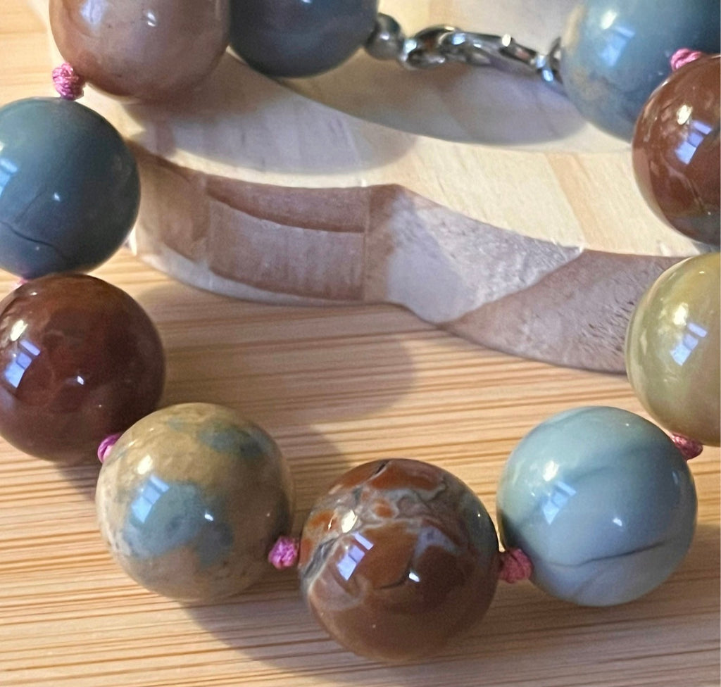 Alashan agate bracelet. Semiprecious 15mm Alashan agates, hand knotted with durable stainless steel components! Big, bold and beautiful!