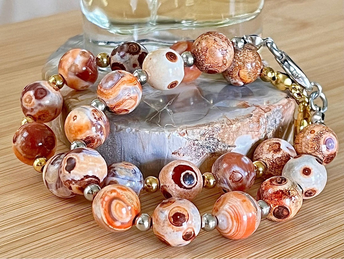 The “Pumpkin Spice Latte” fire agate bracelet joins the Holiday Collection lineup! It’s perfect for autumn, Halloween AND Thanksgiving!