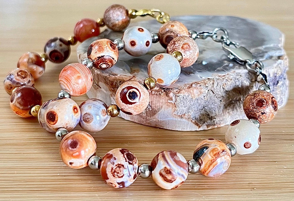 The “Pumpkin Spice Latte” fire agate bracelet joins the Holiday Collection lineup! It’s perfect for autumn, Halloween AND Thanksgiving!