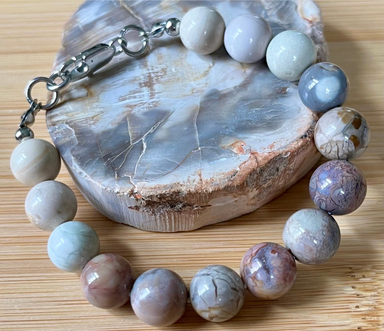 Alashan agate bracelet. AAA semiprecious Alashan agates with silvery or golden stainless steel hardware! The treasures of the Gobi Desert!