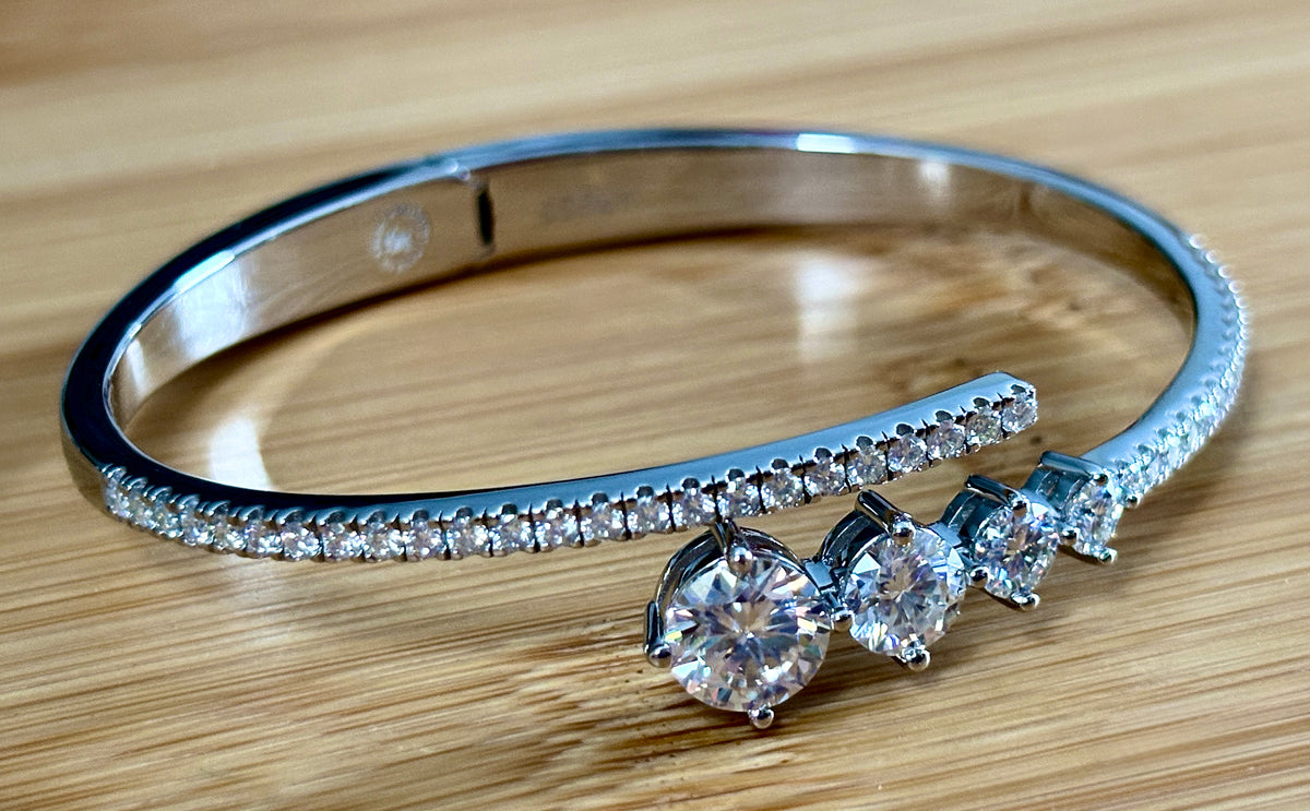 My EXCLUSIVE Moissanite and 935 Argentium silver bracelet! A gorgeous 5.79cttw designer bypass bracelet in *genuine* 935 Argentium silver and 18k gold!