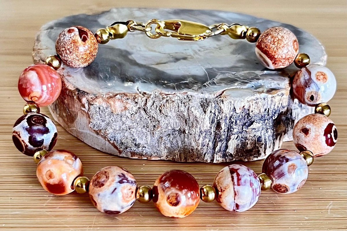 The “Pumpkin Spice Latte” fire agate bracelet joins the Holiday Collection lineup! It’s perfect for autumn, Halloween AND Thanksgiving!