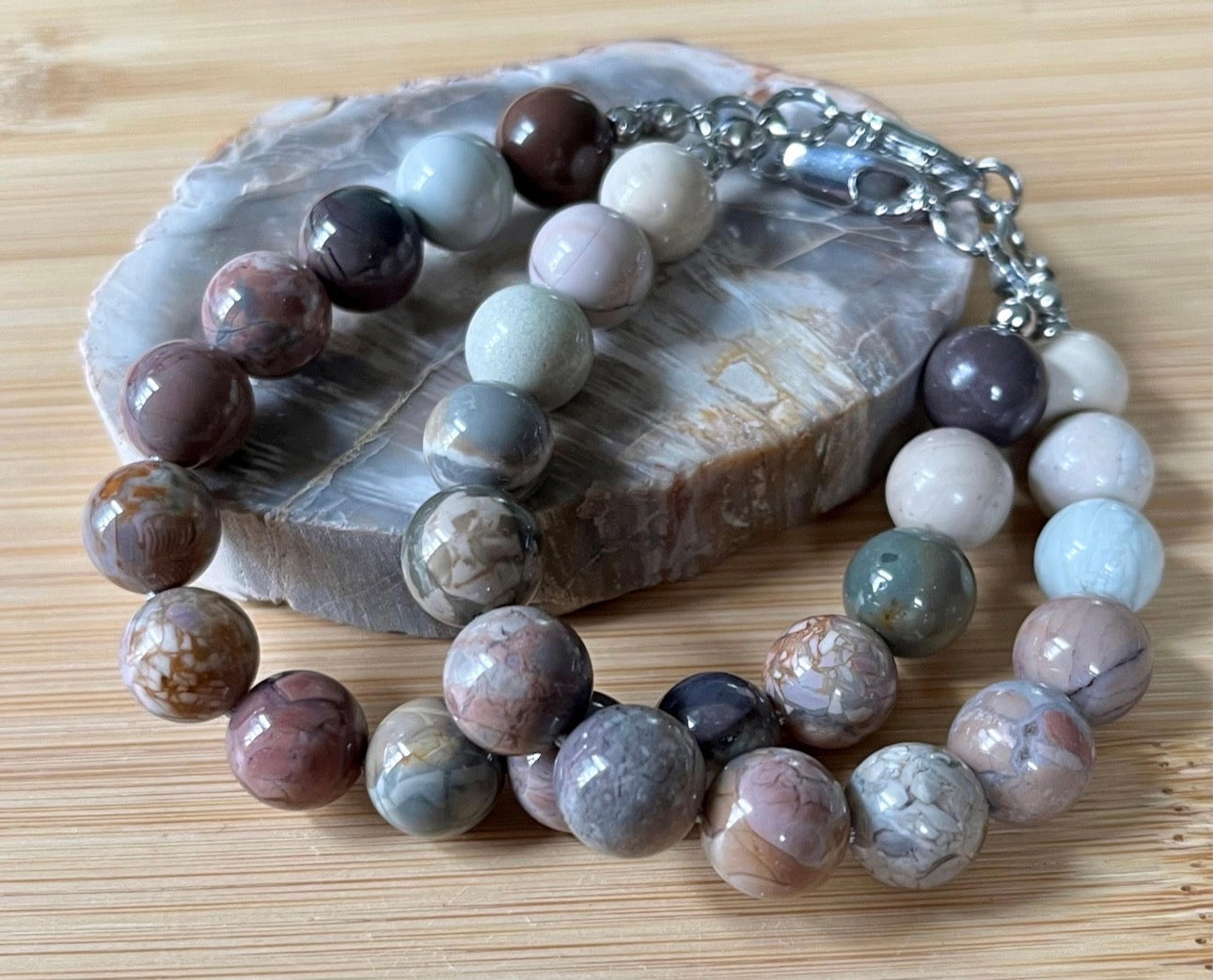 Alashan agate bracelet. AAA semiprecious Alashan agates with silvery or golden stainless steel hardware! The treasures of the Gobi Desert!
