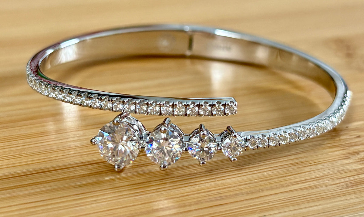 My EXCLUSIVE Moissanite and 935 Argentium silver bracelet! A gorgeous 5.79cttw designer bypass bracelet in *genuine* 935 Argentium silver and 18k gold!