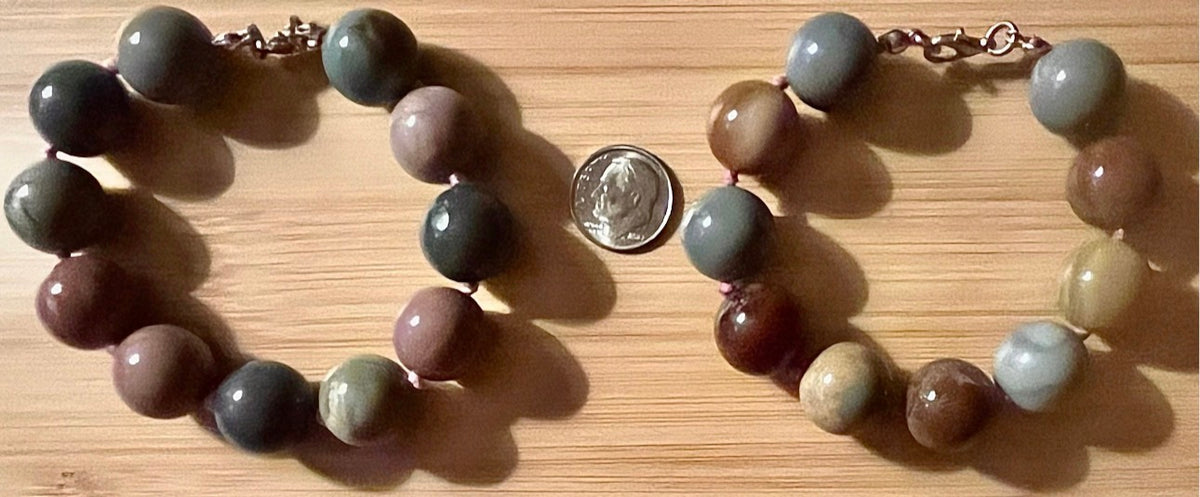 Alashan agate bracelet. Semiprecious 15mm Alashan agates, hand knotted with durable stainless steel components! Big, bold and beautiful!